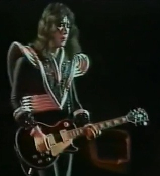kissfrehleytokyoblackdiamondlespaulcustom.jpg